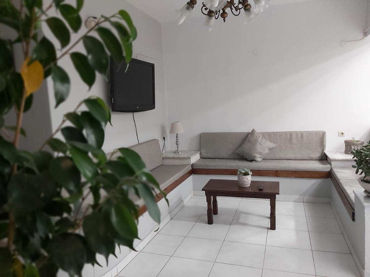 Kasteli Studios & Apartments Pánormos エクステリア 写真
